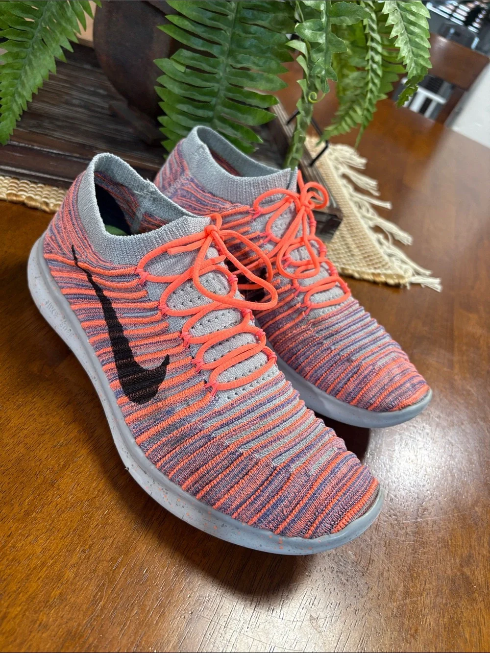 Nike Women’s Flyknit Trainers - Coral and Gray